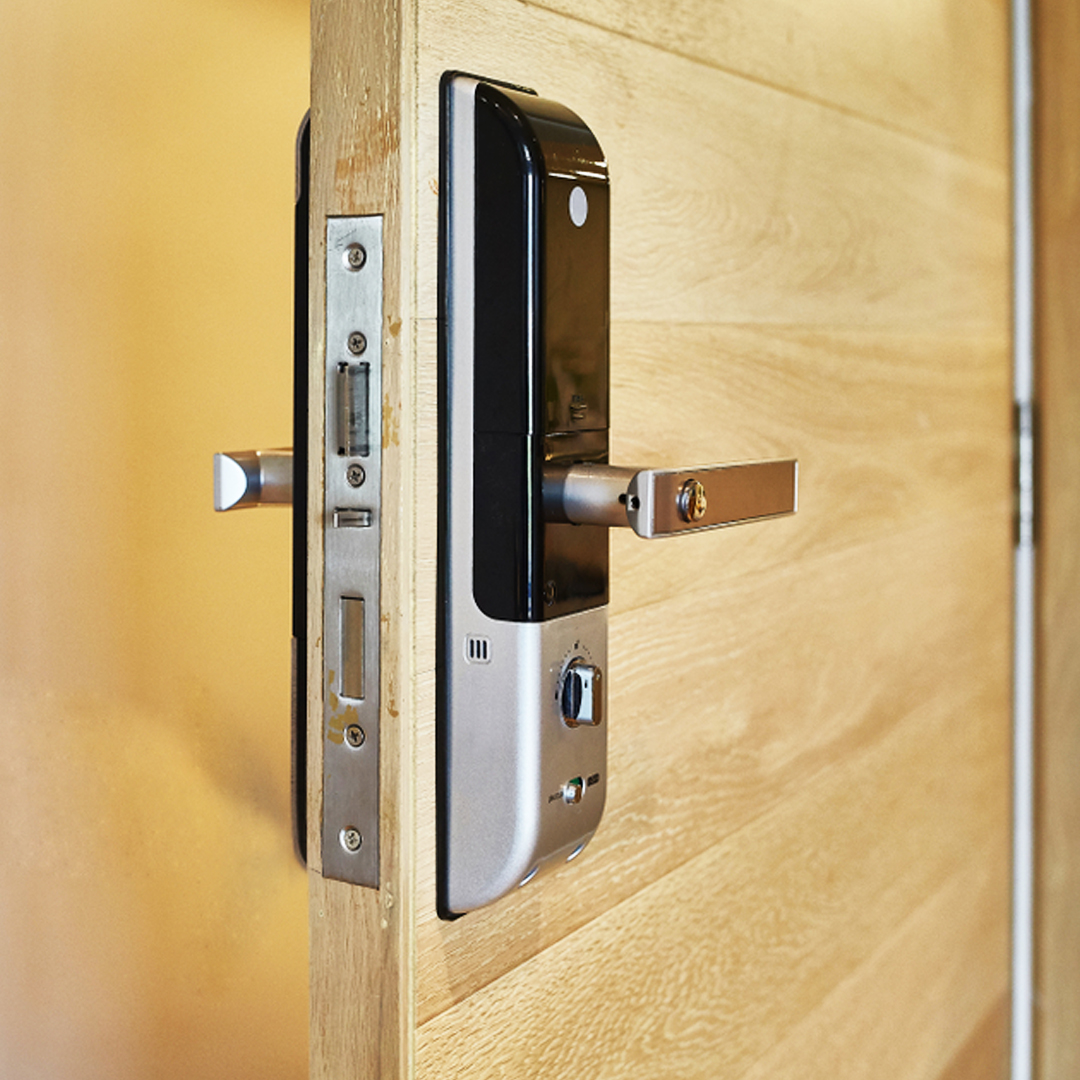 Fechaduras de primeira linha para sua segurança, você encontra na Aeromadeiras Londrina!