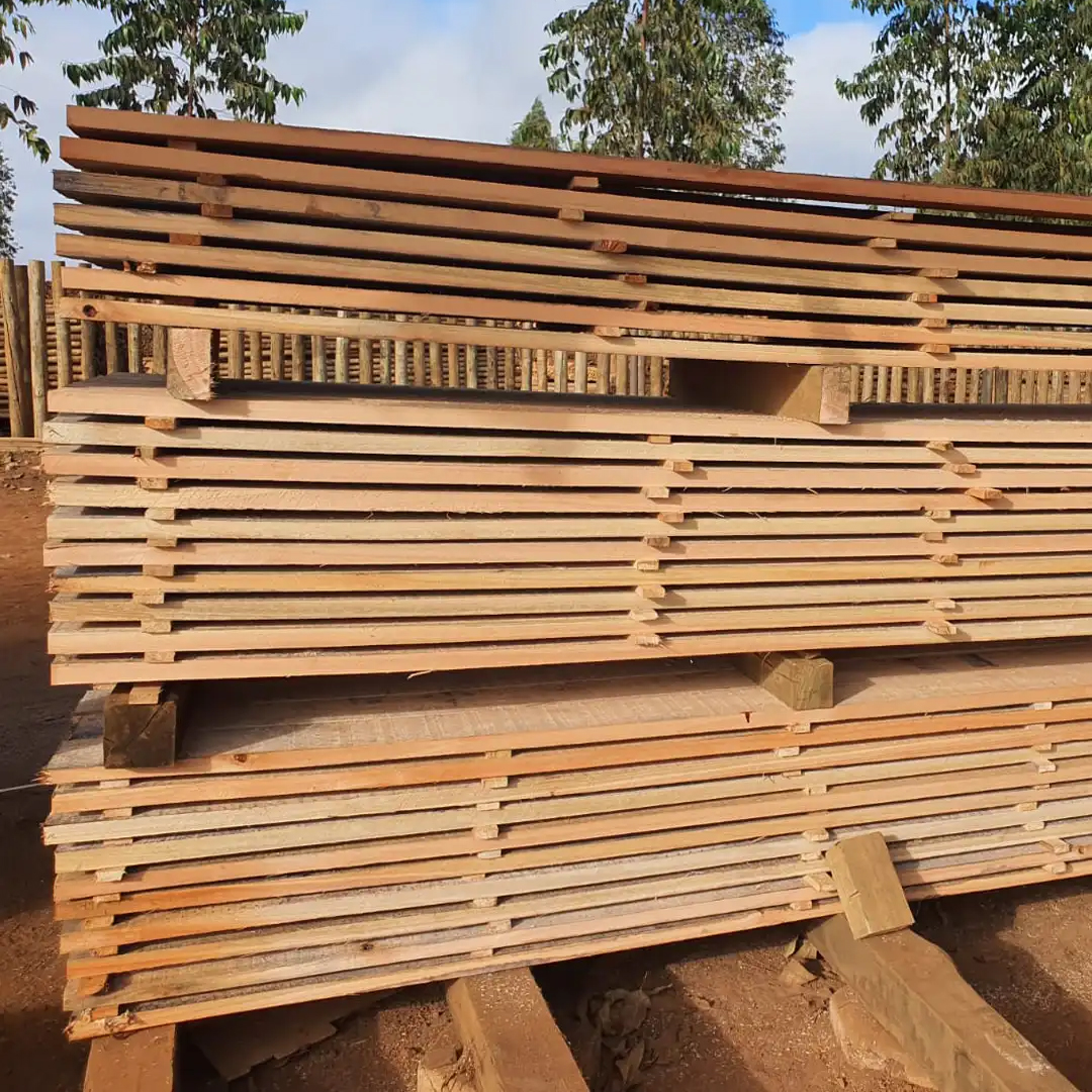 Madeira Serrada para sua construção você encontra na Aeromadeiras Londrina!